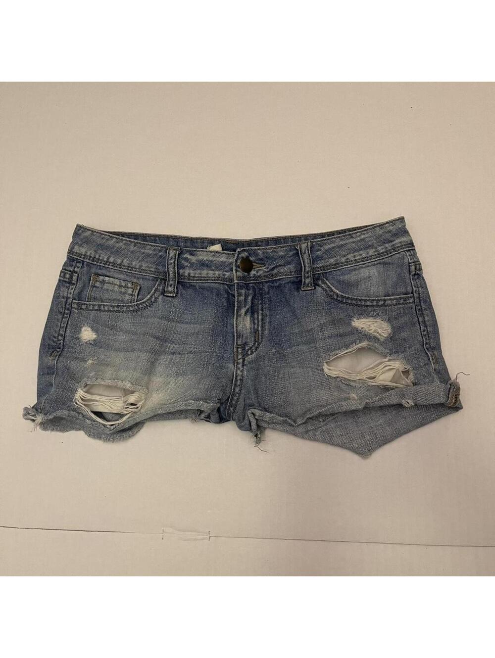 Light wash low rise mini denim shorts - Picture 4 of 8
